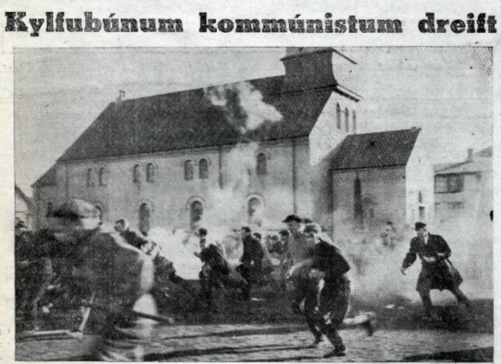 Mynd Morgunblasins af mtmlunum fyrir framan alingishsi 30. mars 1949